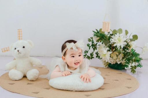 借卵生子咨询宝宝脸上红色斑块