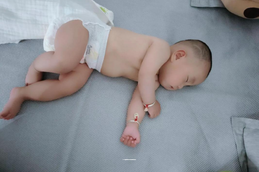 借卵生子咨询宝宝呼吸道感染发烧